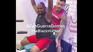 Fui dar aula de preparo físico para artes marciais (luta) para meu aluno safado e acabou na sauna